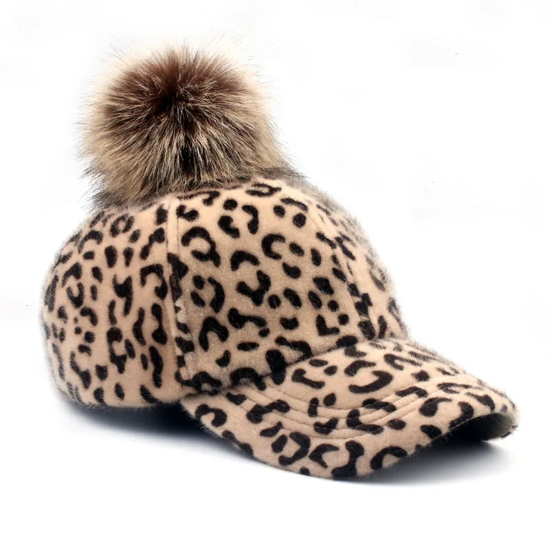 Boné de Inverno - Leopardo com Pom-Pom - 3 cores disponíveis